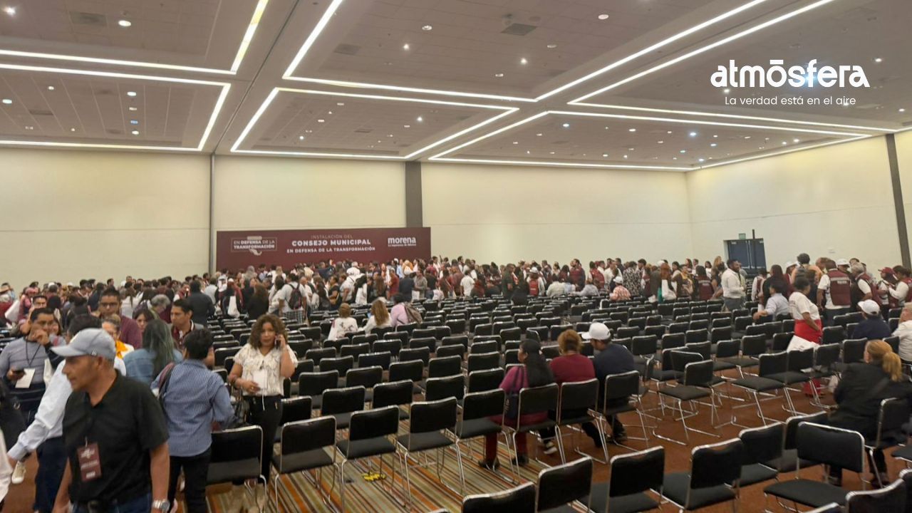 Morena toma protesta a su Consejo Municipal de Puebla con cerca de mil militantes en el Centro Expositor