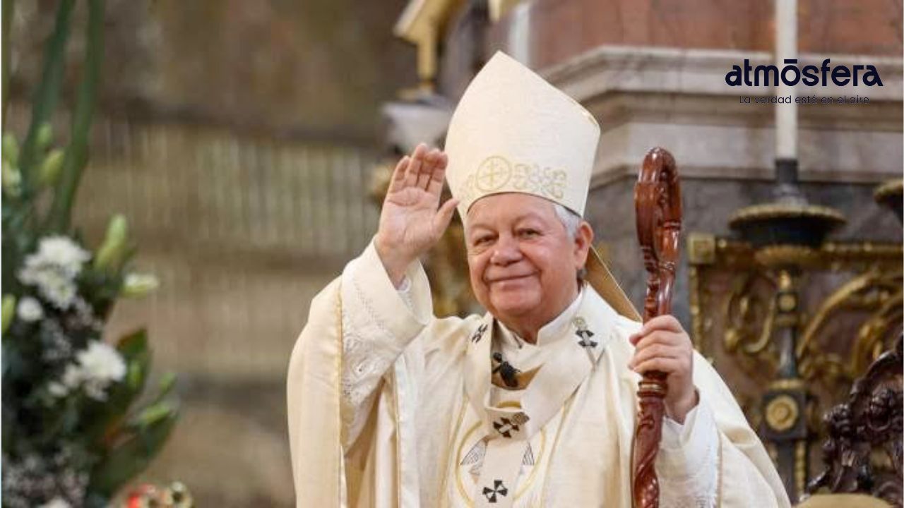 Monseñor Víctor Sánchez Espinosa ora por las víctimas de la violencia en Puebla